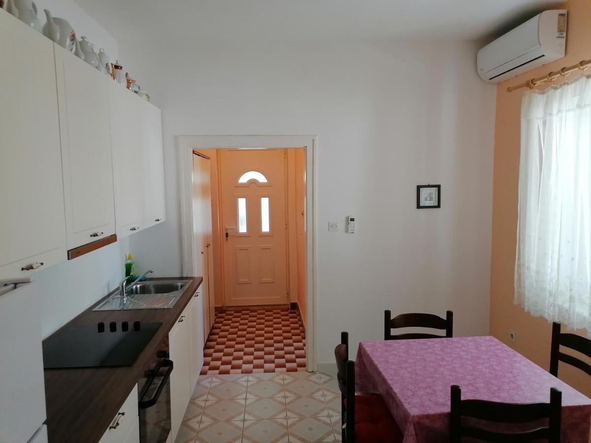 Apartmani Rija 3 Pag Town Exteriör bild