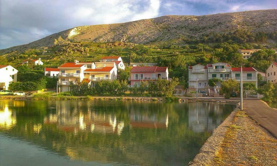 Apartmani Rija 3 Pag Town Exteriör bild